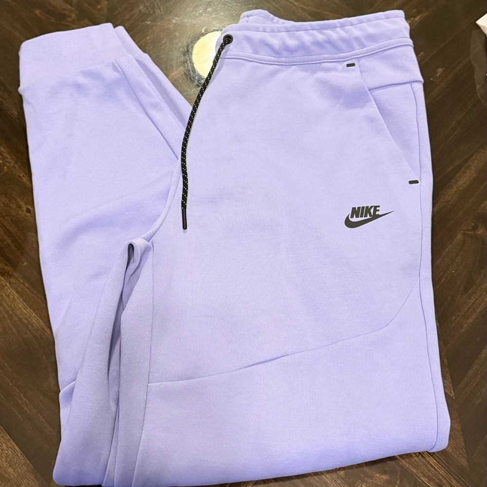 Men’s Nike Tech joggers